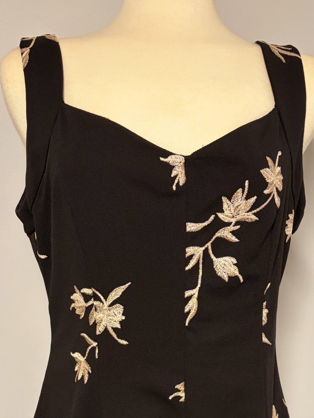 Donna Ricco Black Midi Dress with Cream Floral Embroidery - Picture 7 of 7